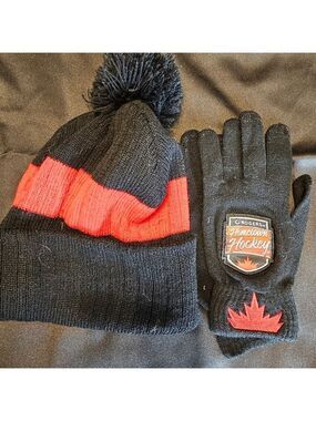 💥4 for $25💥 Rogers Hometown Hockey Toque / Beanie and Gloves Set